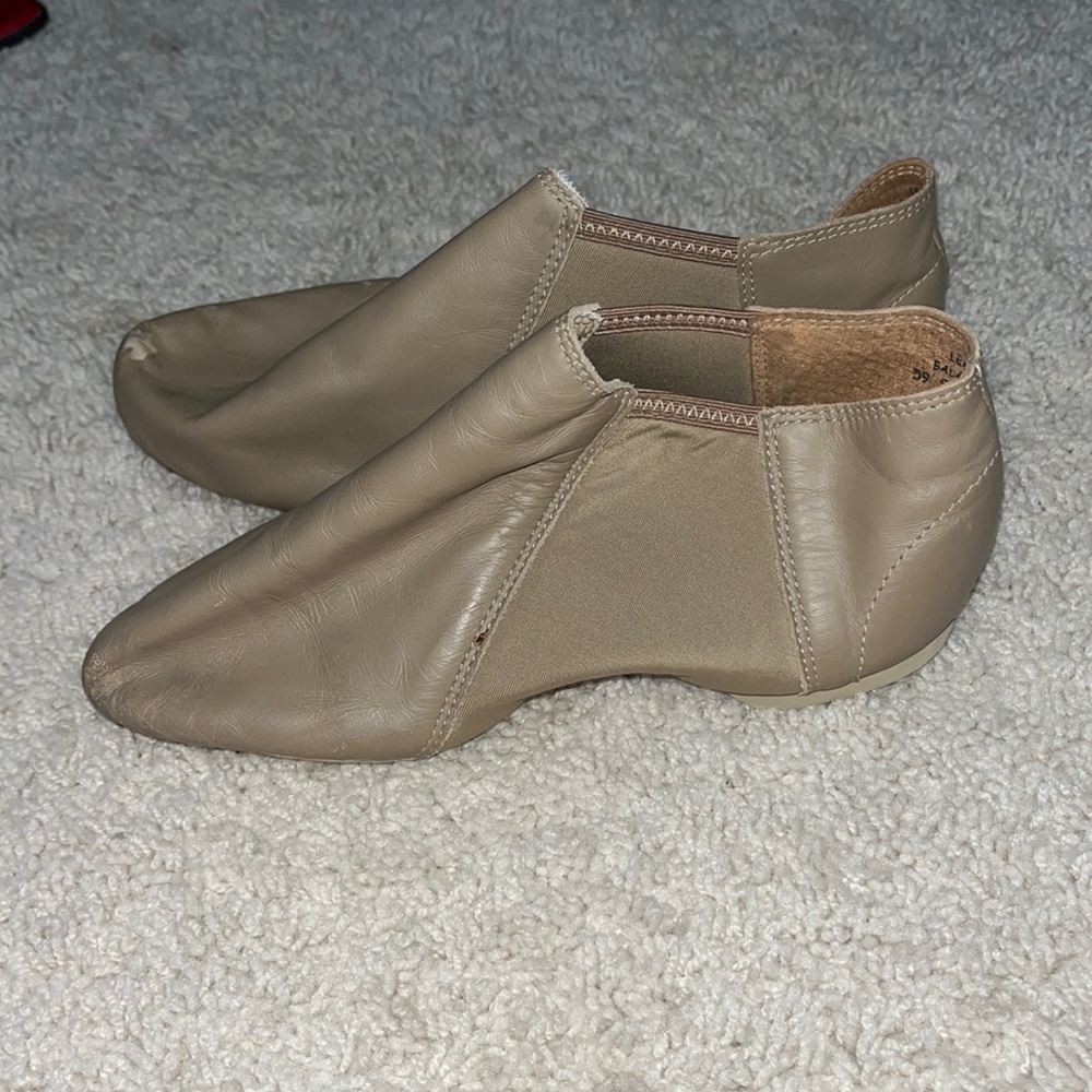 leather jazz shoes size 6.5-7